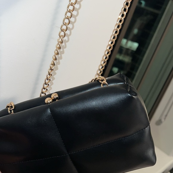 Black Purse - Picture 2 of 3